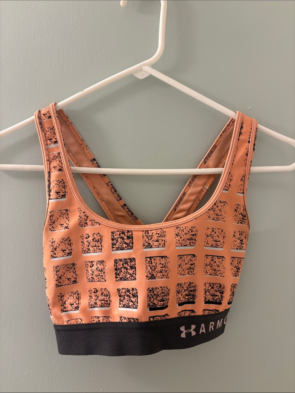 Under Armour Peach and Black Printed Racerback Sports Bra